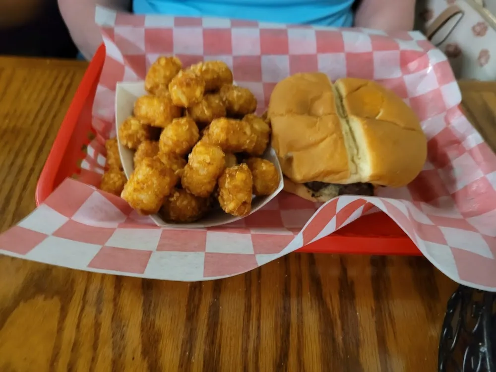 Cheeseburger and Tater Tots